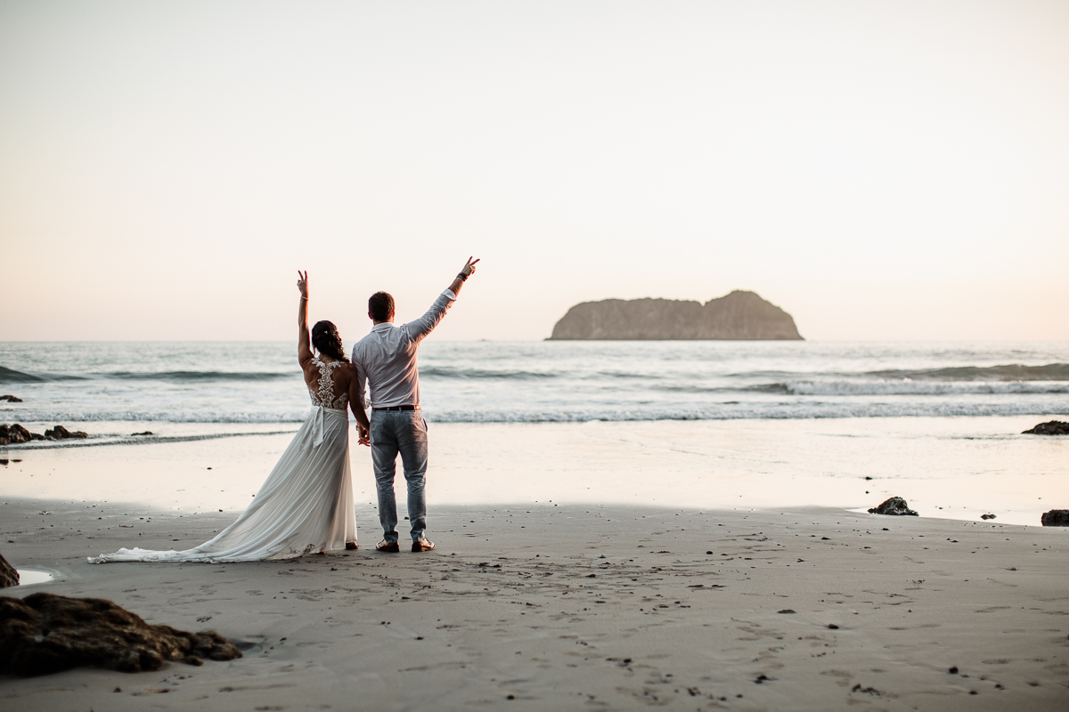 playa manuel antonio wedding