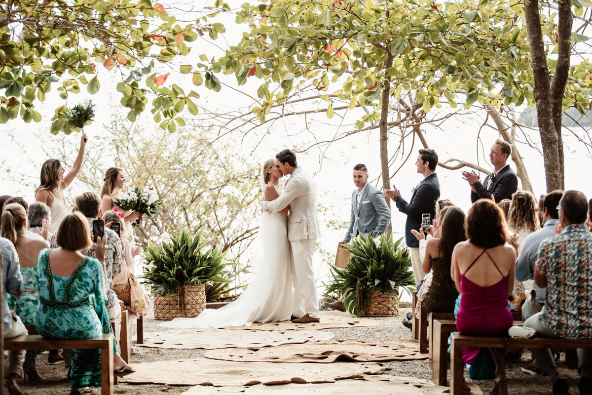 wedding first kiss