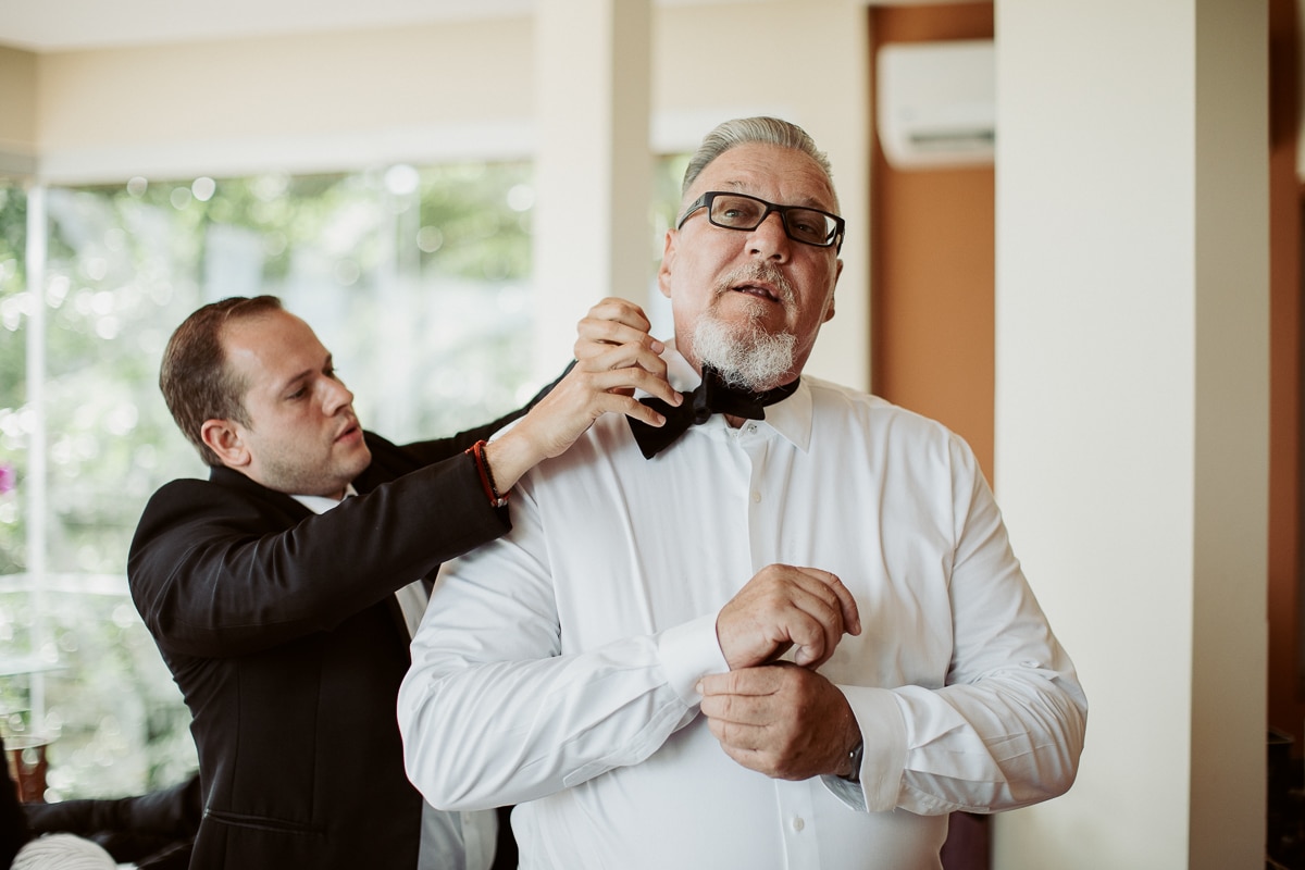 groomsmen getting ready