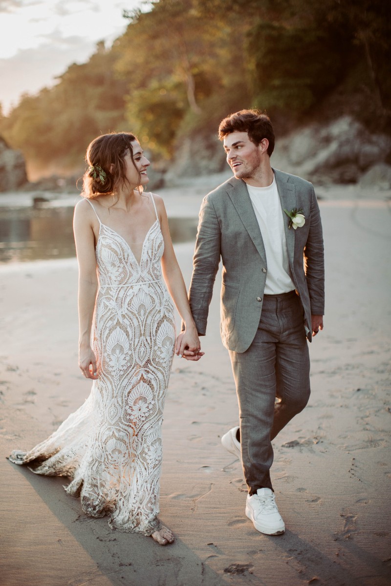 romantic beach photoshoot